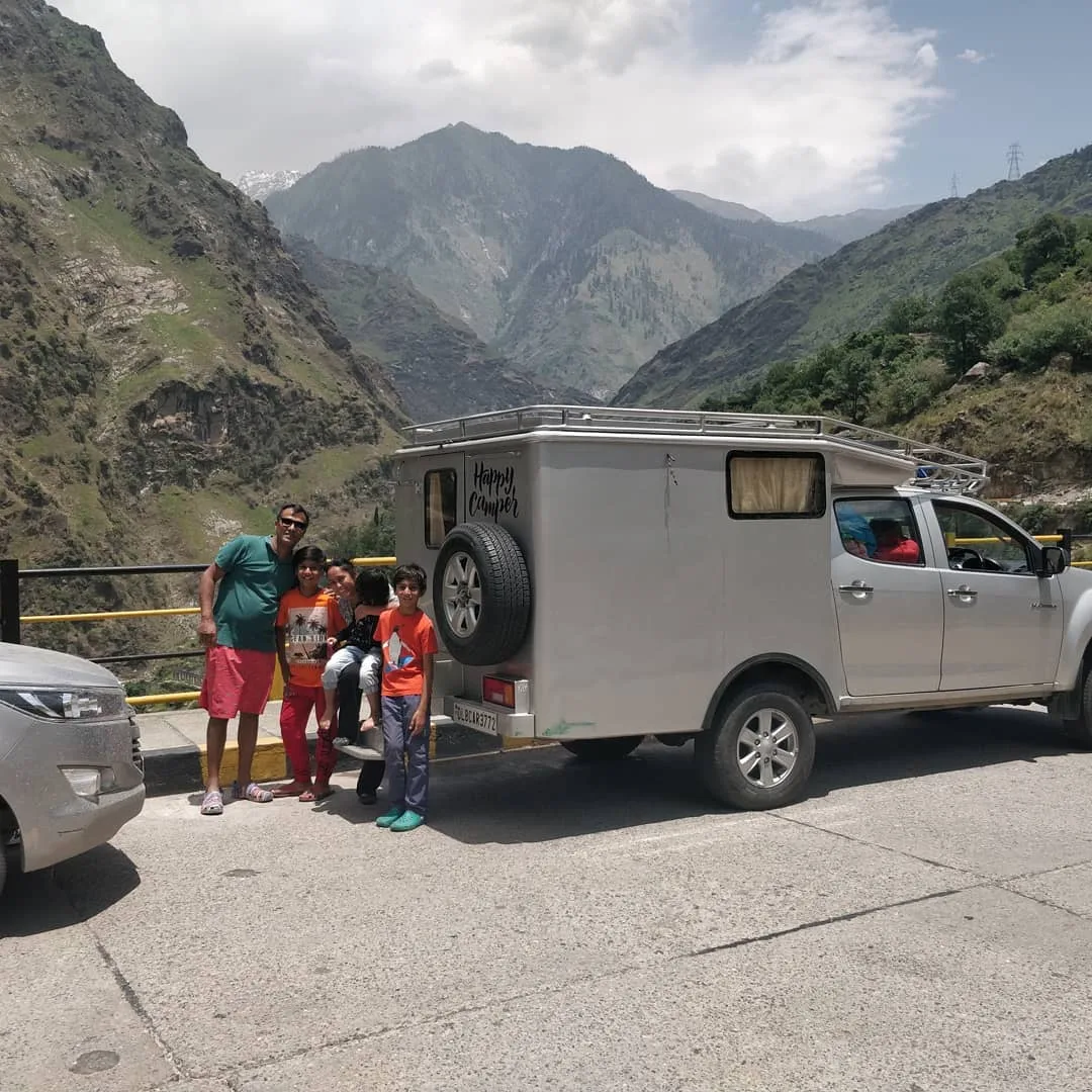 Oh what a beautiful, lovely coincidence. Something that can only happen on the open road. We ran into this family of #Happy #Campers, which is what they literally call themselves. 