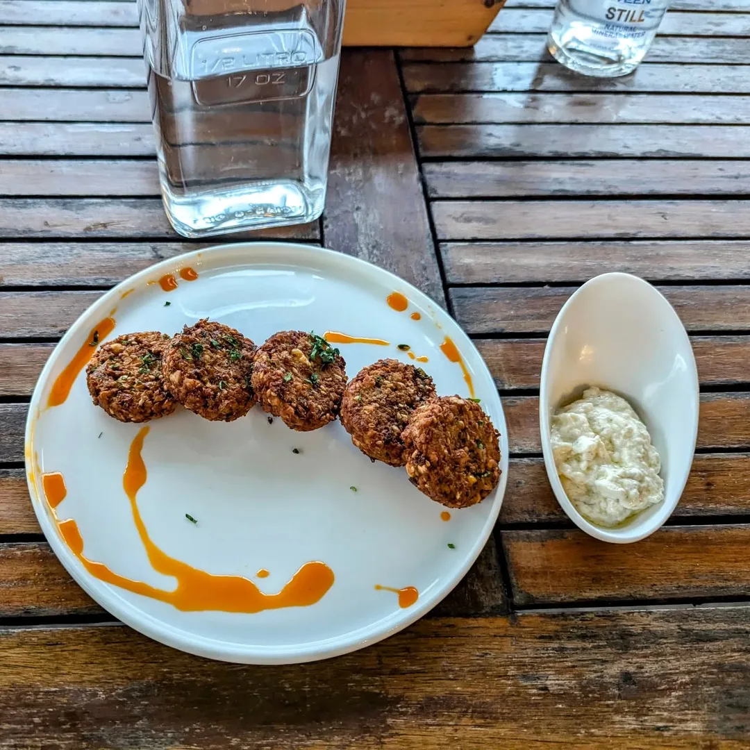 Traveling out of Goa, food is always a pain. Not just the quality, but the portion sizes in Goa are also quite good. And the pricing is reasonable, unless you visit tourist traps. 