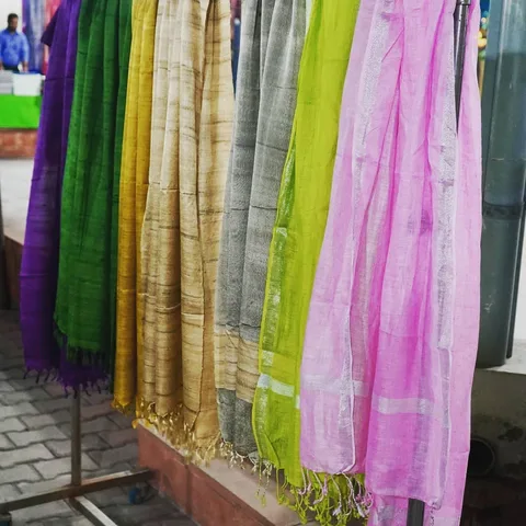 To make beautiful things is an art. To make your wares look beautiful is also an art.. #artisans #craft #handmadeinindia