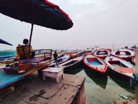 #varanasi #india #banaras #kashi #banarasi #travel #varanasidiaries #uttarpradesh #photography #benaras #ganga #incredib