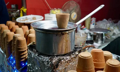 गरम चाय पियो

#tea #street #food #streetfood #streetfoodindia #steam #sustainable #slowliving #theartofslowliving #photo