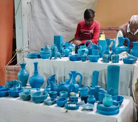 #Blue #pottery from #Dilli

#artisans #craft #handmadeinindia #craftexhibition #conscious #designers #ecofriendly #susta
