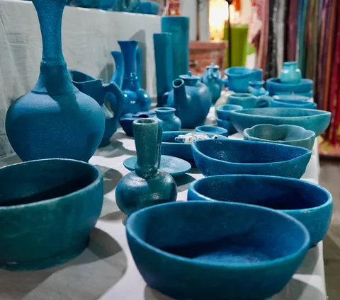 #Blue #pottery from #Dilli

#artisans #craft #handmadeinindia #craftexhibition #conscious #designers #ecofriendly #susta