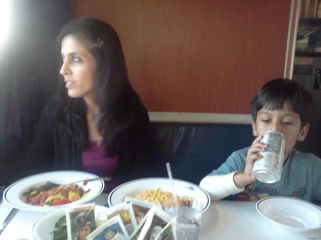 Doing in the US what we're too cheap to do in India - dining on the train