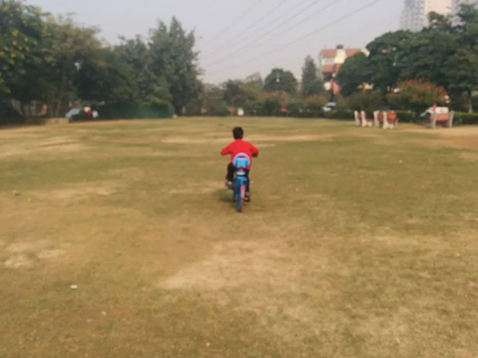 Nilay can now officially cycle. Der aaye durust aaye. He says I should put this on Facebook "where all the people in the