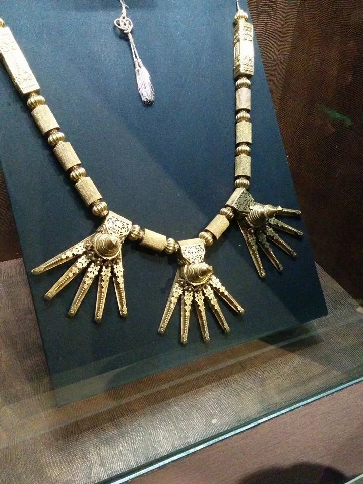 Weaponised Mallu jewellery!!! At the national museum.