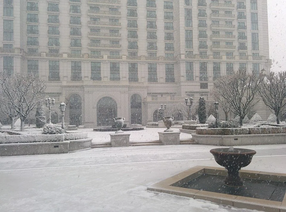 Just another Tuesday morning at Salt Lake City.

Attending SaltConf15. Any of my friends here too?