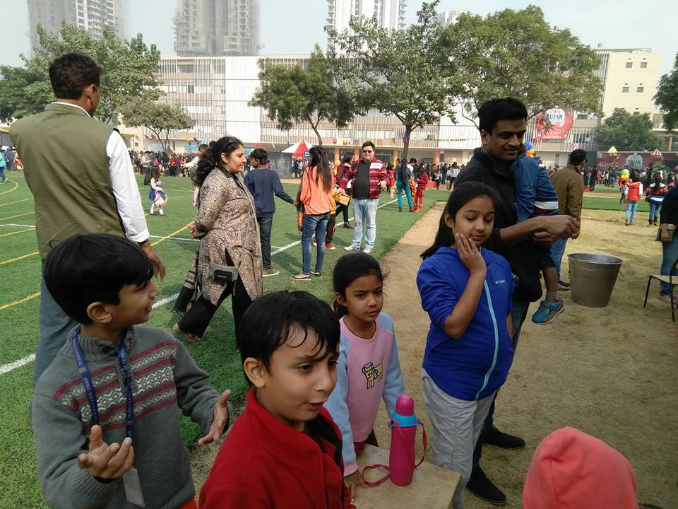 Yujan, the annual festival at the kids' school. Bigger, better, funner this year.