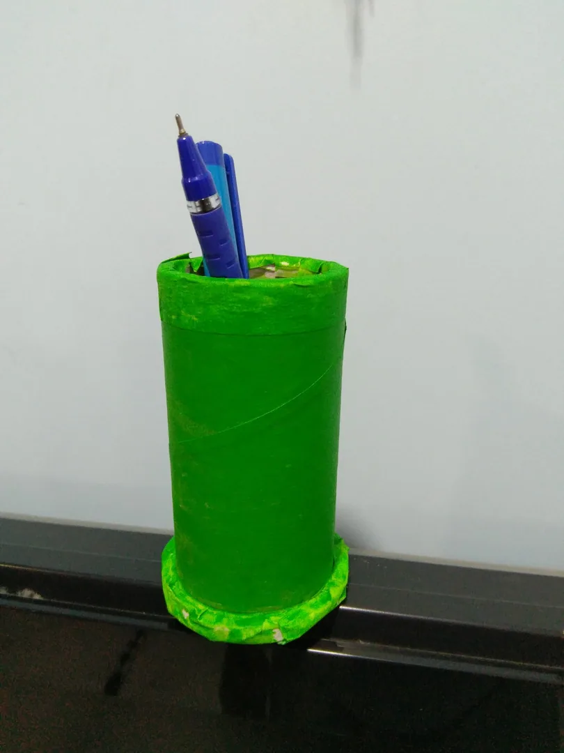 My Father's Day goody bag had two greeting cards, a pen stand and lots of hugs and appreciation.

Kavin's card is recurs
