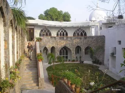 The Hazrat Inayat Khan Dargah is a fabulous oasis of peace in the middle of bustling Nizamuddin Basti. I walked in and w