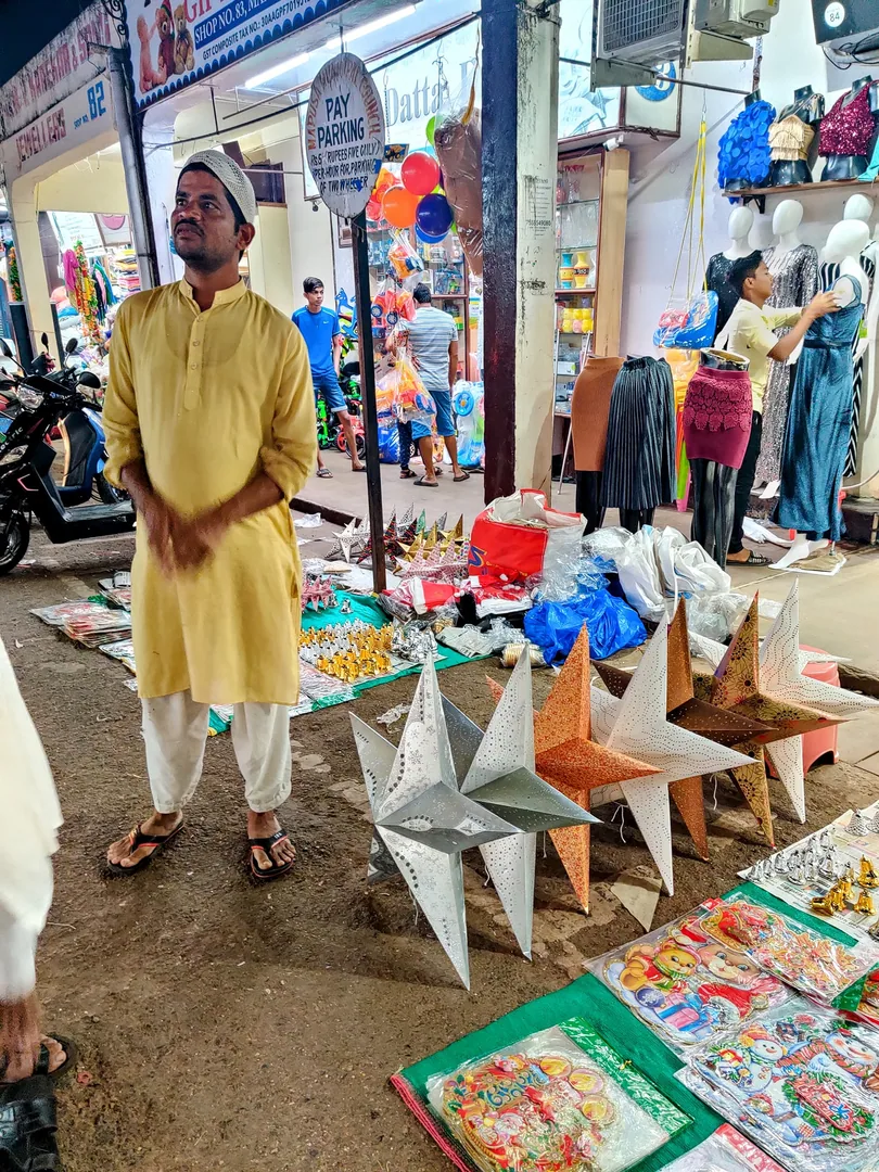 Merry Christmas ðð ð

(Pic because y'all Liberals are suckers for mofussil Muslim men getting involved in non M