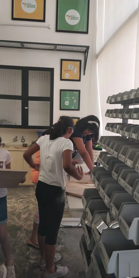 This happened: https://youtu.be/MbpN2pZwmOM . Ramesh is quite the storyteller.

Also, Nora shared more pics, and here th