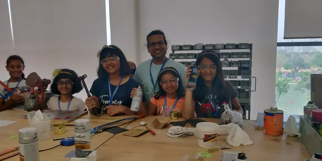 This happened: https://youtu.be/MbpN2pZwmOM . Ramesh is quite the storyteller.

Also, Nora shared more pics, and here th