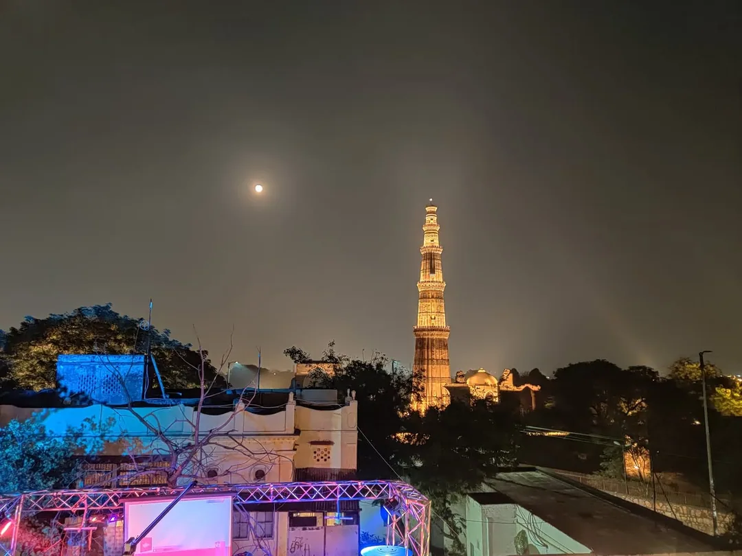 After dinner, we had the choice of going for a walk around the lighted Qutab, or visit Shaheen Bagh. Guess what we chose