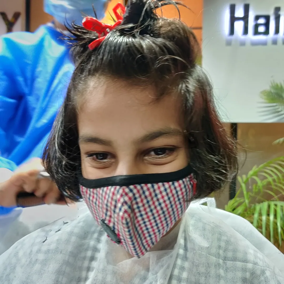 Millie here are pics of Kavin getting a haircut.

Bhavna's team did a great job, and that too outdoors.

à¤à¤° à¤¤à¥à¤